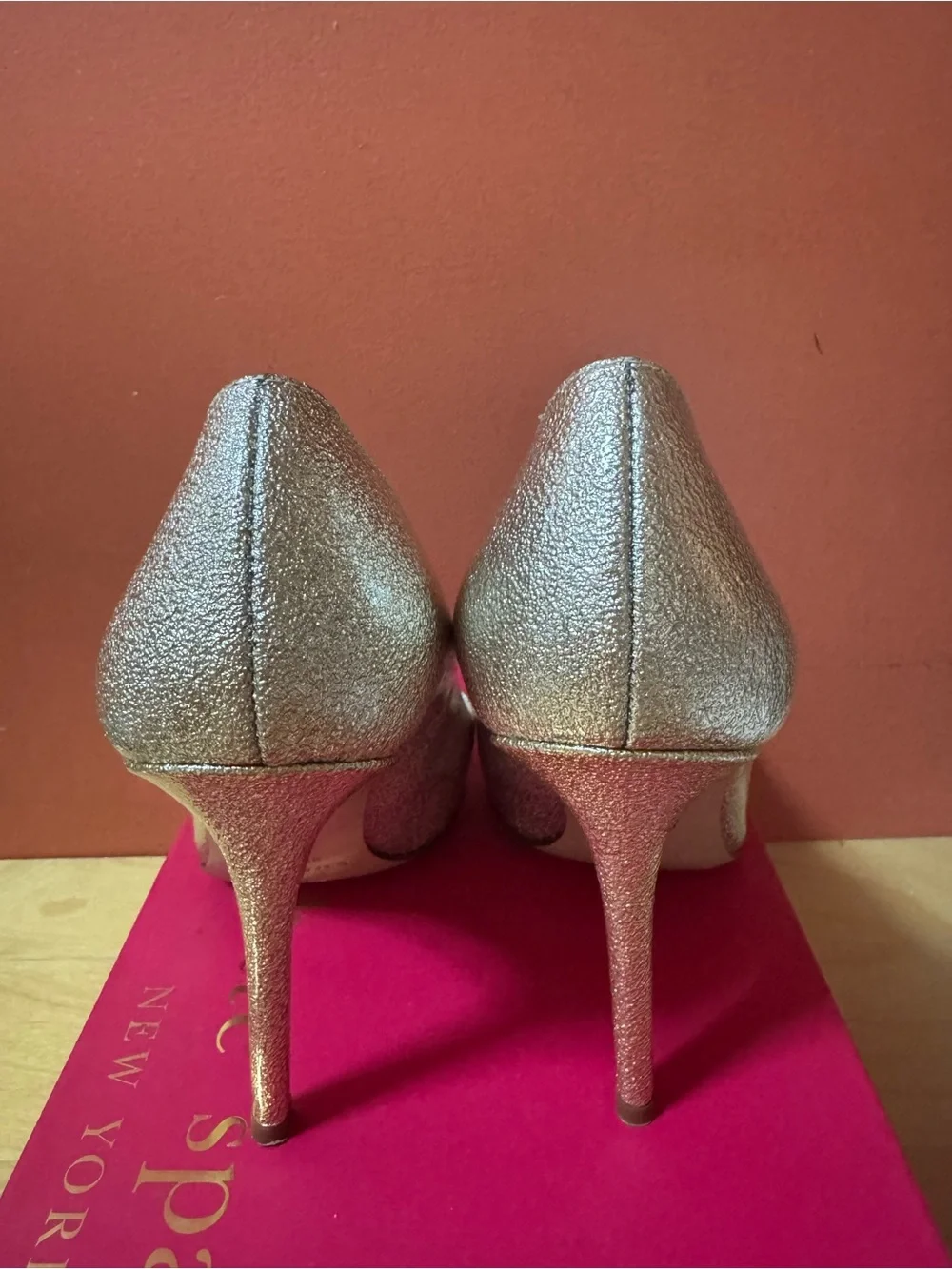 Kate Spade Larisa Metallic Patent Leather Pumps Heels Size 8 Made in Italy